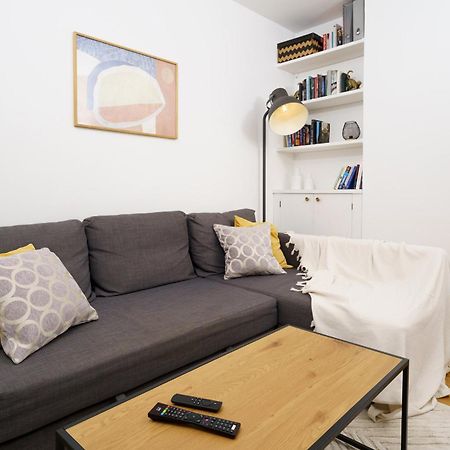 Lovely Apartment In Victoria Park Village Лондон Екстер'єр фото