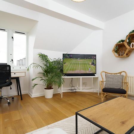 Lovely Apartment In Victoria Park Village Лондон Екстер'єр фото
