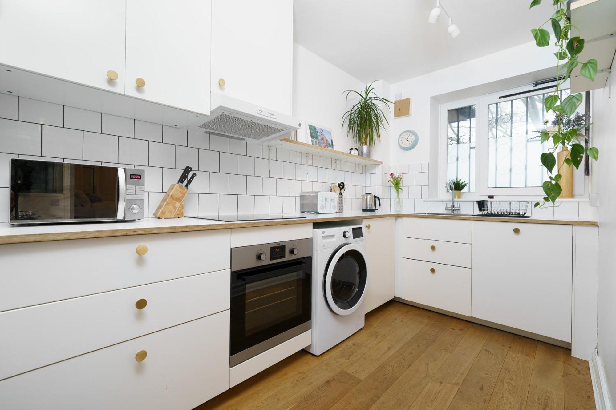 Lovely Apartment In Victoria Park Village Лондон Екстер'єр фото
